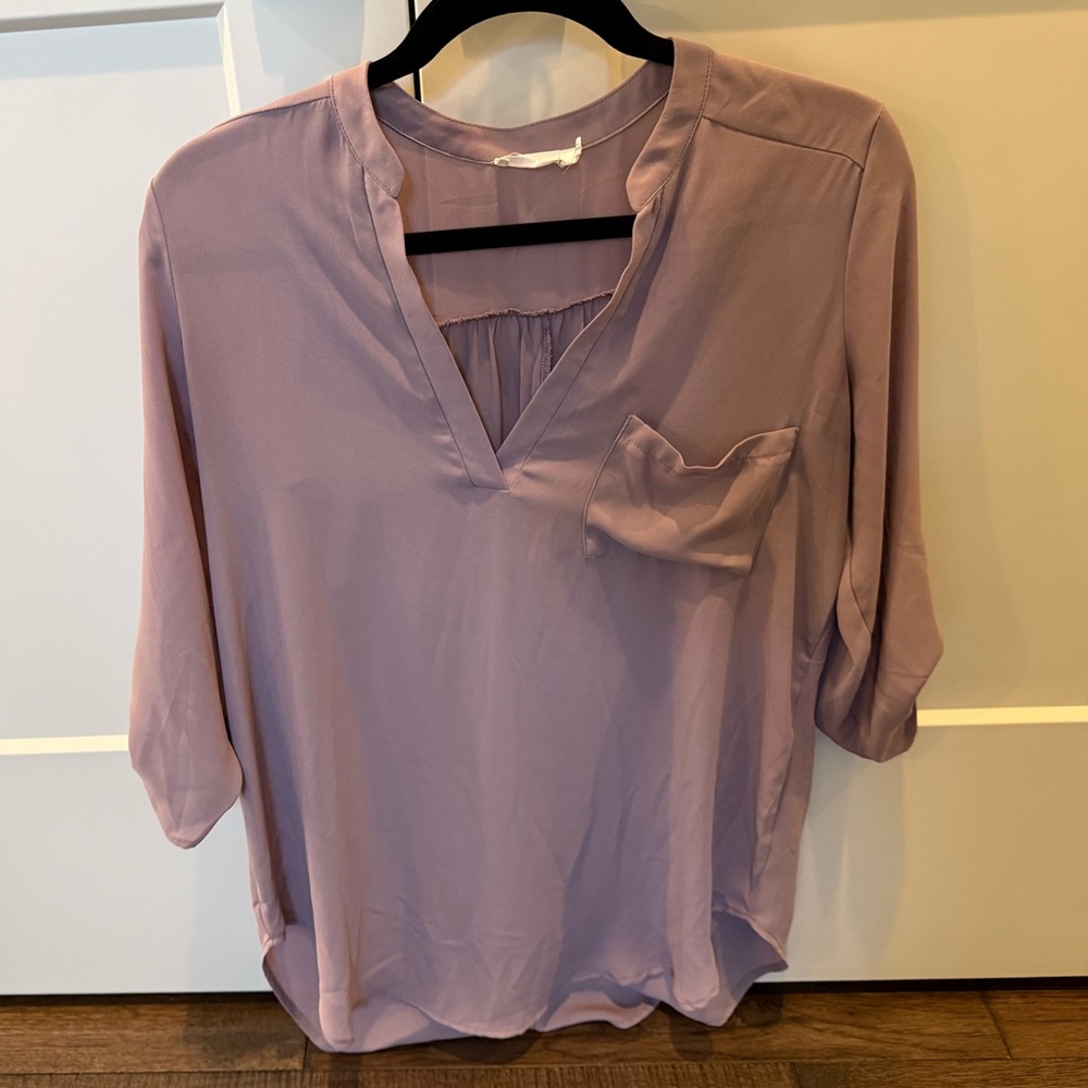 Lush Womenβs Lavender V-Neck Blouse